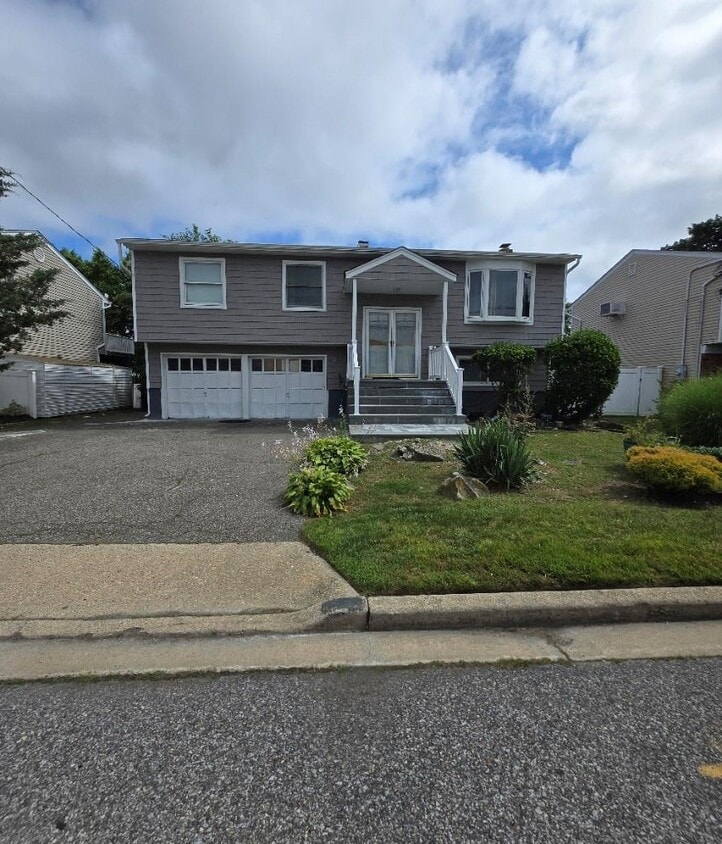 Primary Photo - 3622 Nimrod St