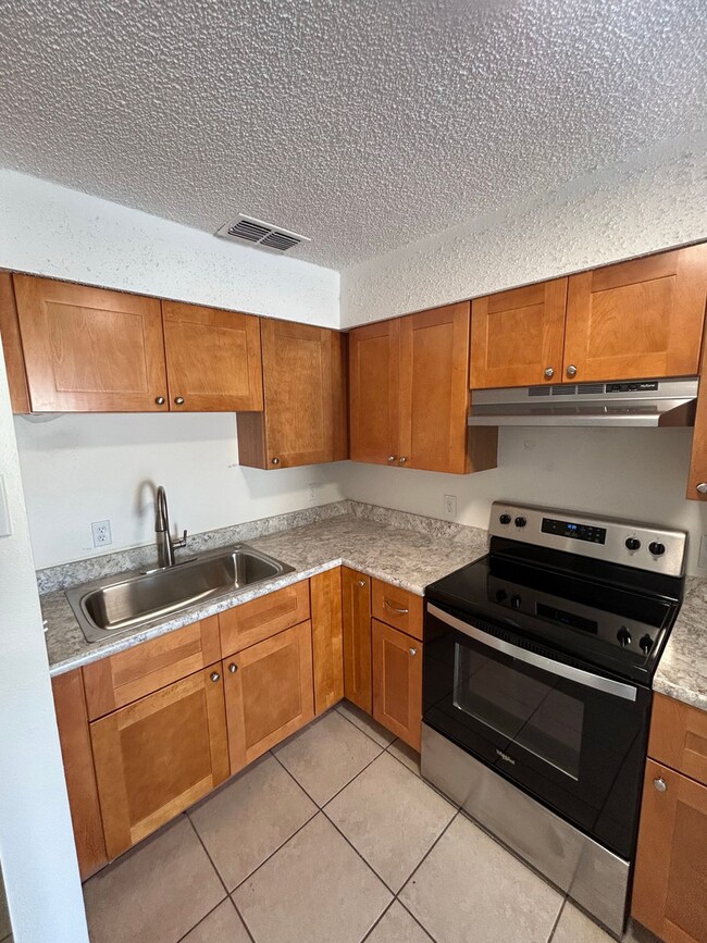 Foto del edificio - North Lakeland Apartment!