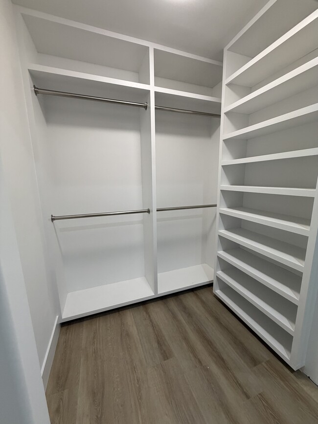 Building Photo - 8057 Nardian Way