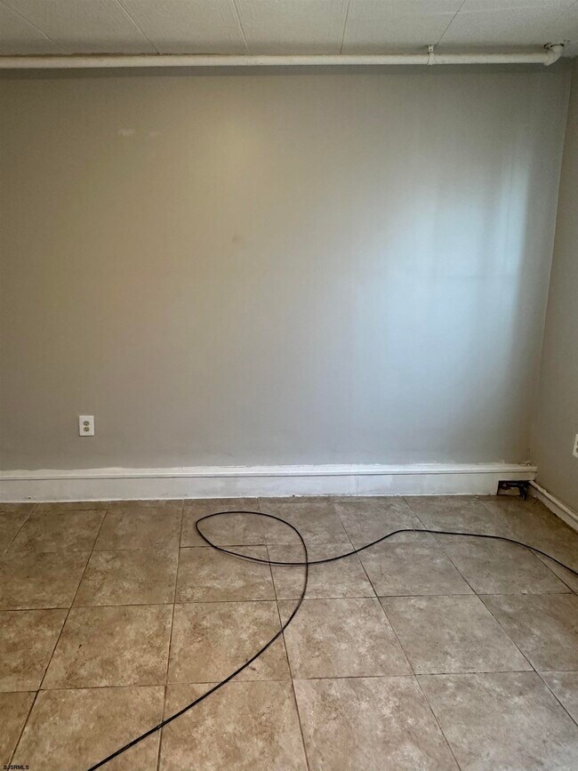 Building Photo - 716 Drexel Ave