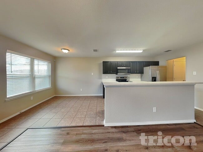 Building Photo - 851 Village Point Ln