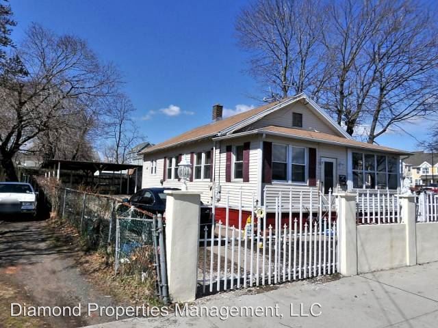 Primary Photo - 370 Front St