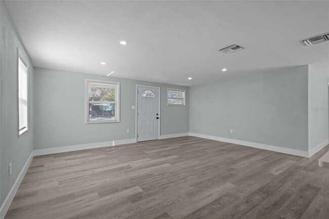 Building Photo - 1682 Wilmar Ave