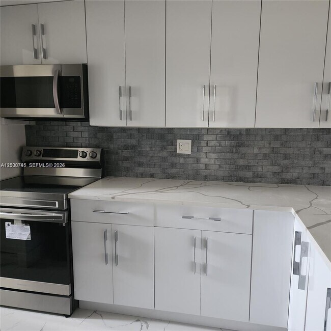Foto del edificio - 8010 N Colony Cir