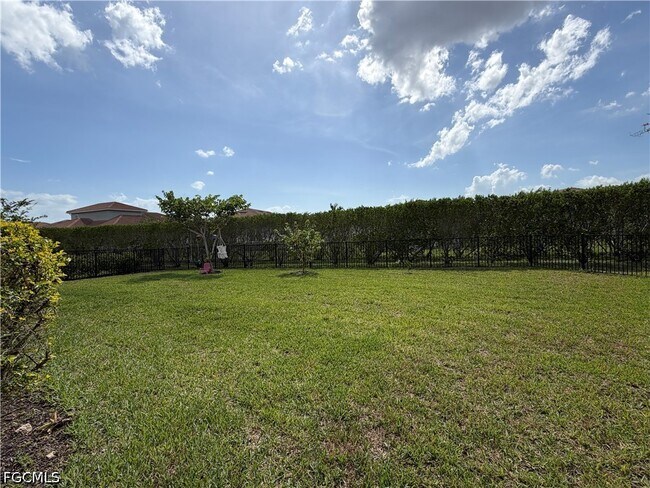 Foto del edificio - 3202 Birchin Ln