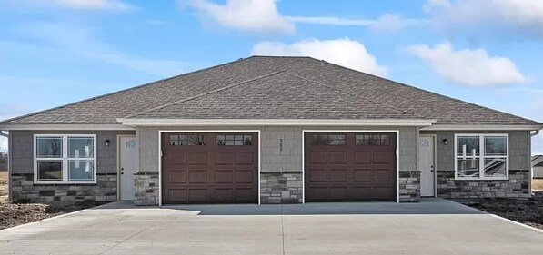 Foto principal - 502 N Redbud St