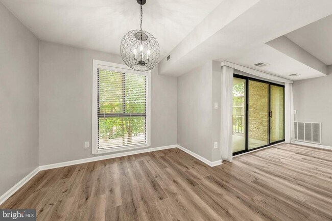 Foto del edificio - 2045 Royal Fern Ct