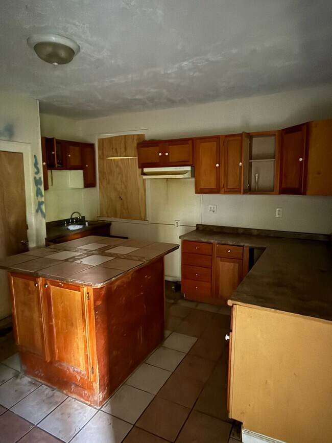 Foto del edificio - 8116 Pelham Ave