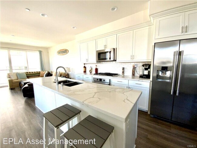 Foto del edificio - 3 br, 3 bath House - 526 E. Imperial Ave.