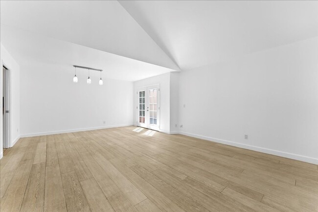 Foto del edificio - 392 Coronado Ave