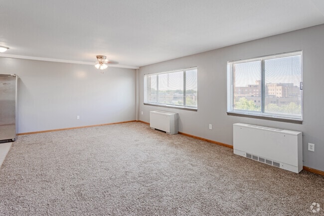 2BR, 1.5BA - 750 SF - Echo Rivers