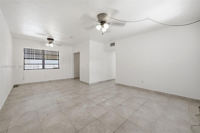 Foto del edificio - 9300 NW 32nd Ct