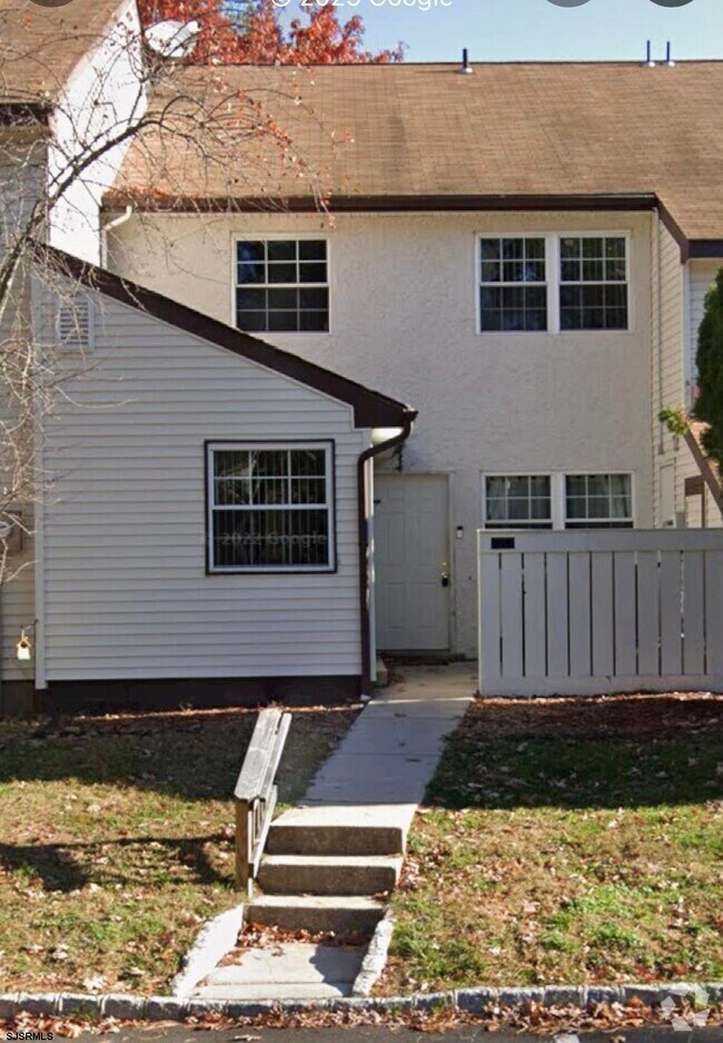 Building Photo - 2711 Evergreen Ct