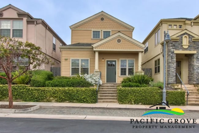 Building Photo - Refined 3-Bedroom Residence Offering Comfort and Function ALL UTILITIES INCLUDED