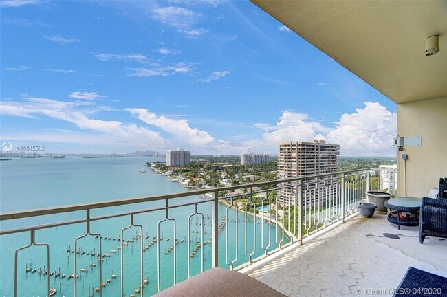 Building Photo - 11111 Biscayne Blvd