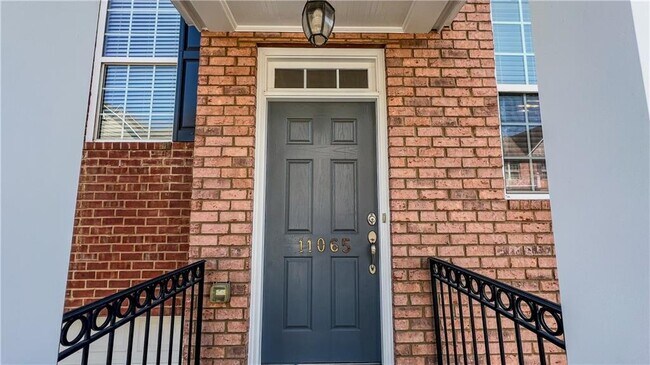 Building Photo - 11065 Brunson Dr