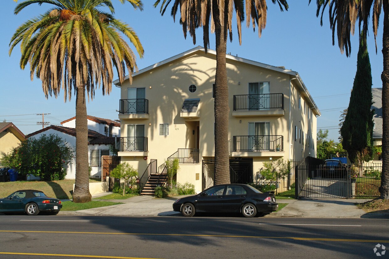 Building Photo - 121 S Rampart Blvd