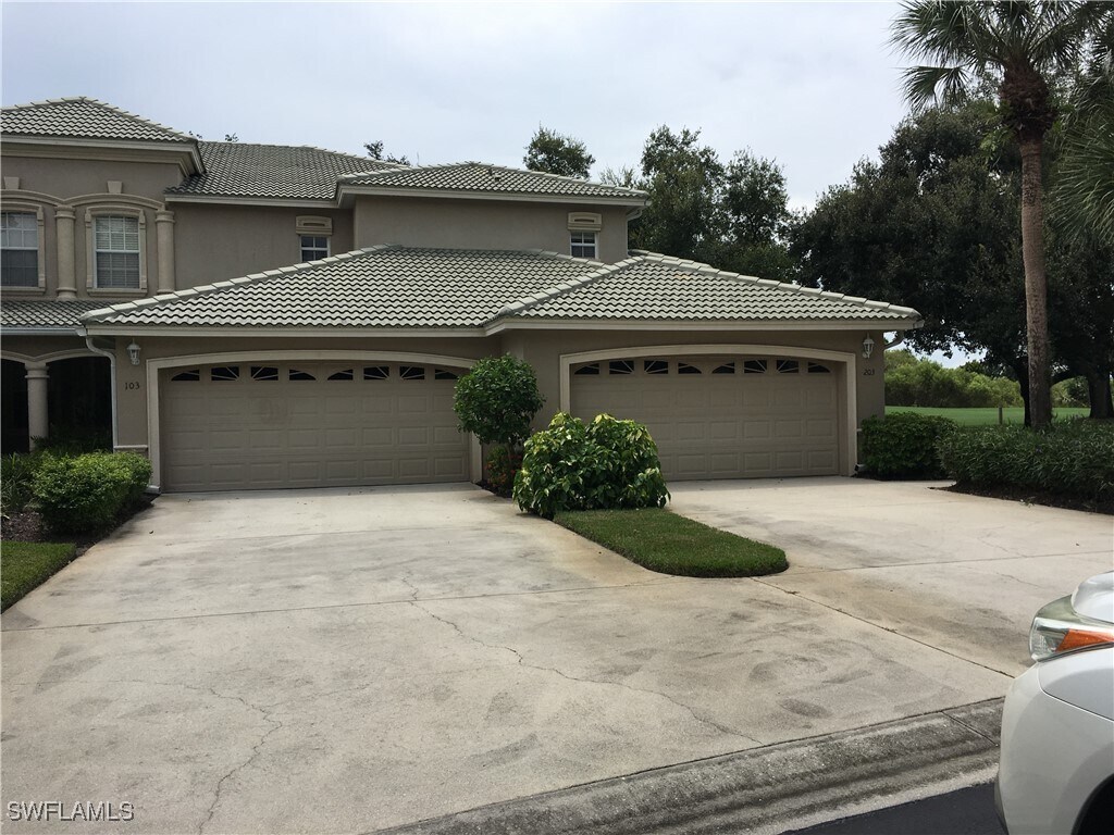 Foto principal - 3595 Laurel Greens Ln N