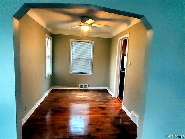 Foto del edificio - 20441 Mitchell St