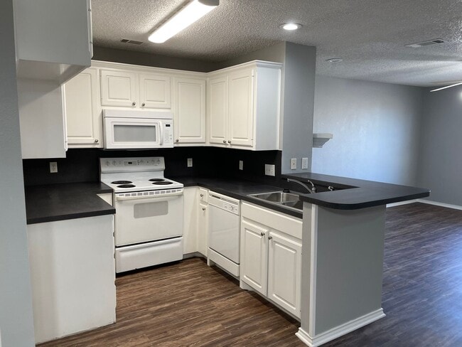 Building Photo - 2330 78th St