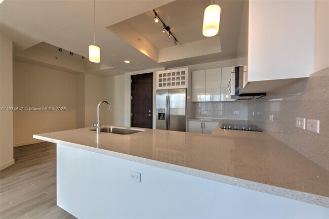 Foto del edificio - 999 SW 1st Ave