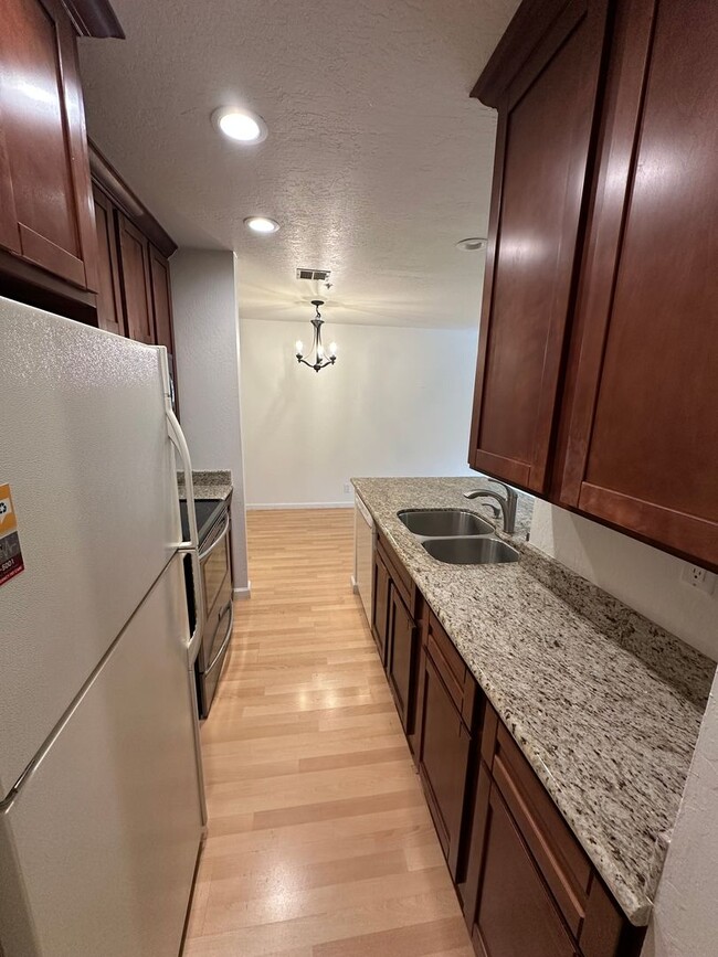 Foto del edificio - 1 Bed 1 Bath Condo In Walnut Creek