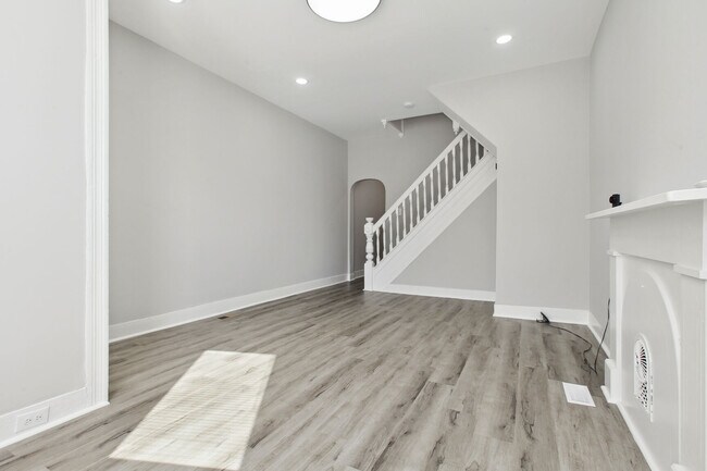 Building Photo - 1834 W Fayette St