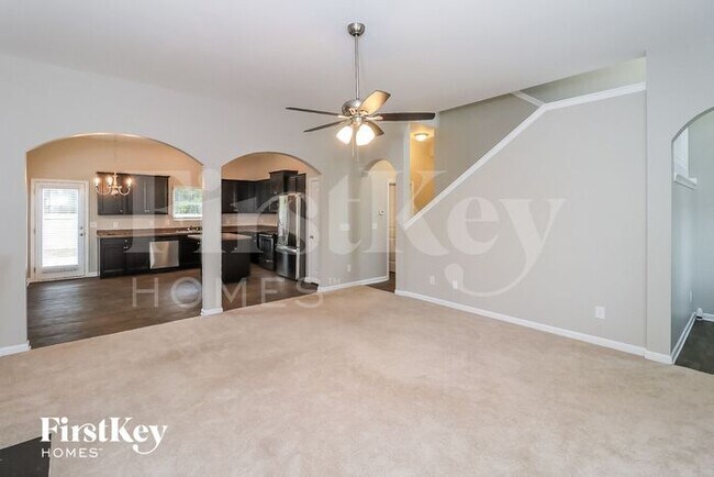 Building Photo - 391 Shady Glen