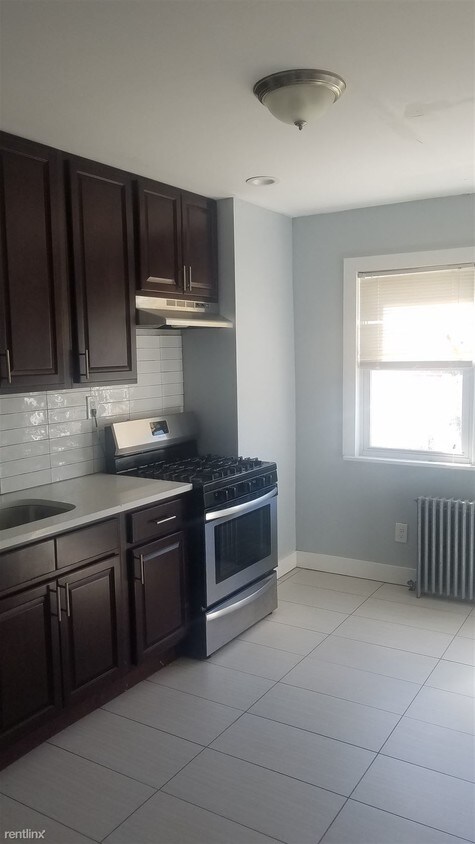 Primary Photo - 3 br, 2 bath Duplex - 151 Terhune Ave