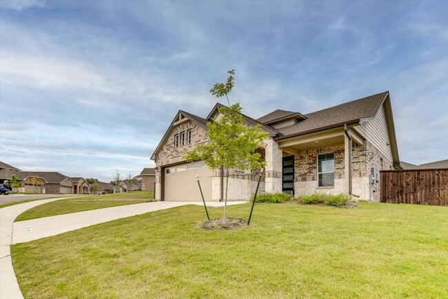 Building Photo - 644 Peace Pipe Way