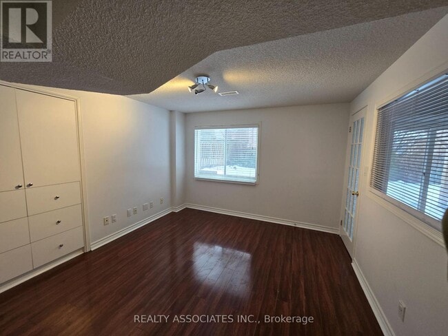 Building Photo - 68 Redstone Rd