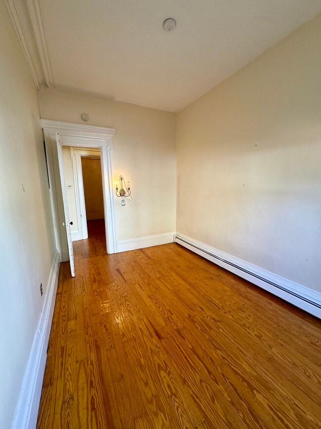 Building Photo - 123 Almy St