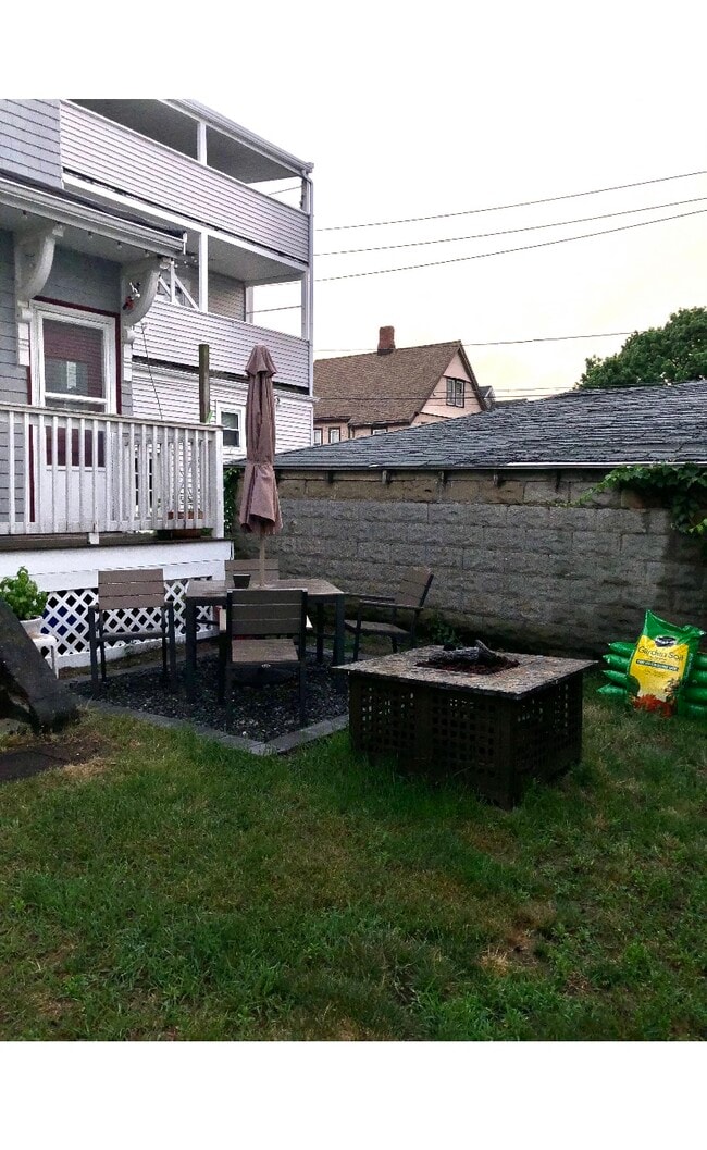 Patio interior - 78 Winchester St