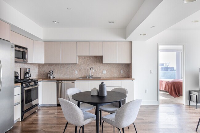 Foto del edificio - 10473 Santa Monica Blvd