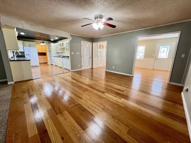 Foto del edificio - 3 Bedroom Home in Greenwood!