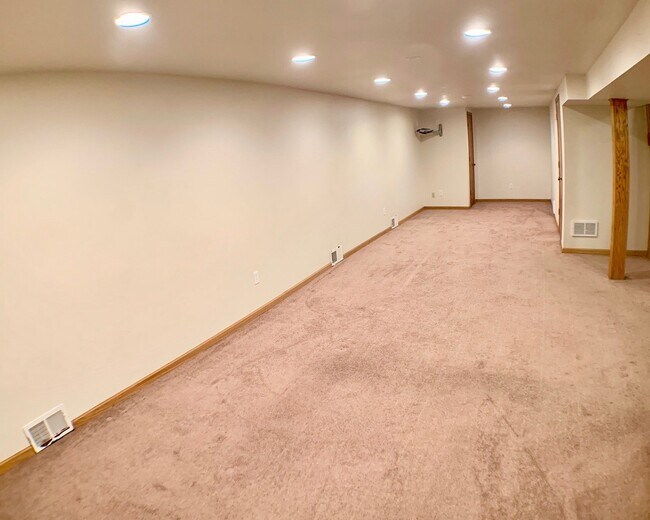 Building Photo - 4442 N 82nd St
