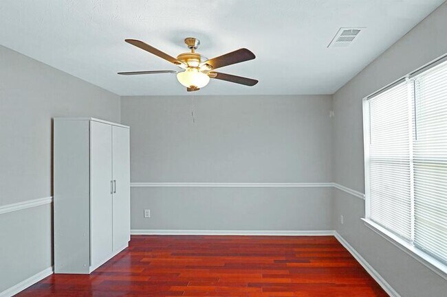 Building Photo - 1311 Labrador Ln