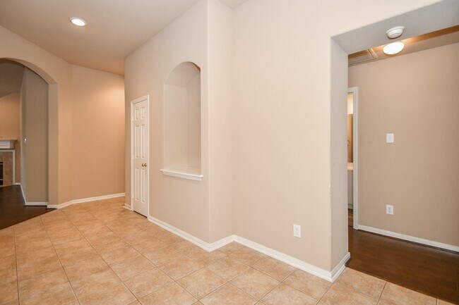 Building Photo - 9310 Gablewinn Ct