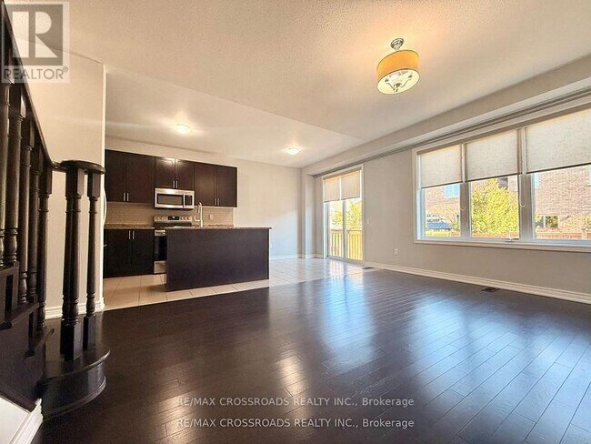 Photo du bâtiment - 205 Laker Ct