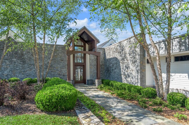 Foto del edificio - 825 Steele Rd