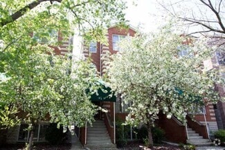 Building Photo - 918 N Paulina St