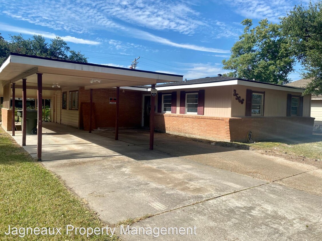Primary Photo - 3 br, 1 bath House - 3566 Monroe St