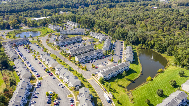 Foto del edificio - The Paddock Apartment Homes