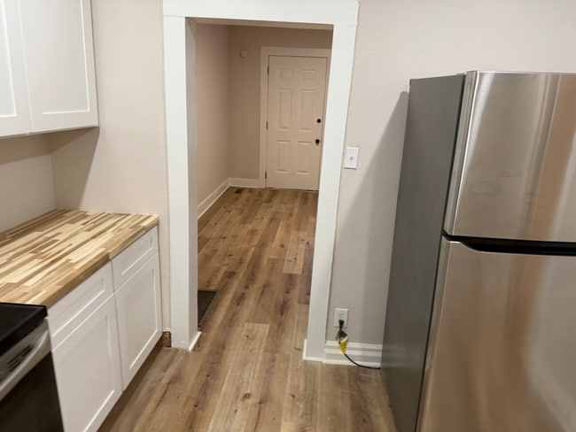 Foto del edificio - 1315 E Anderson St