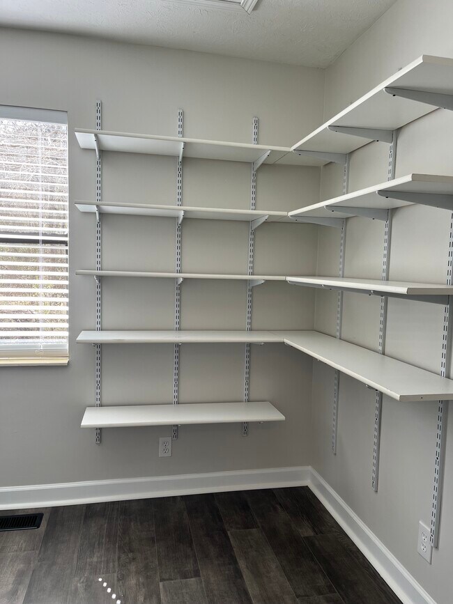 Foto del edificio - 1272 Gallaher Rd