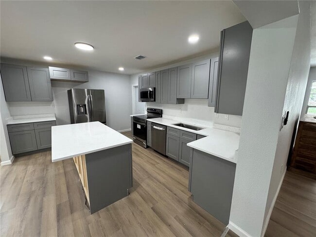 Building Photo - 1407 Moselle Ave