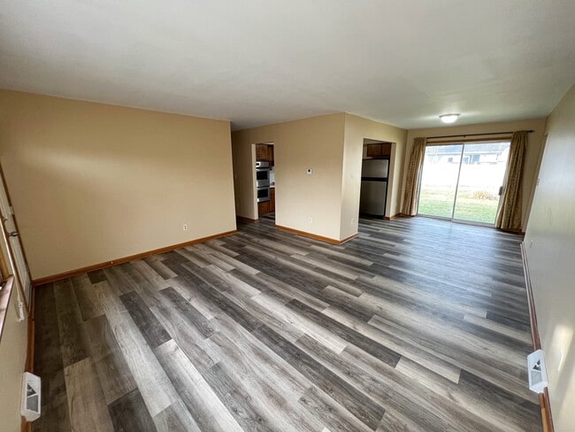 Building Photo - 4528 Plumbrook Dr