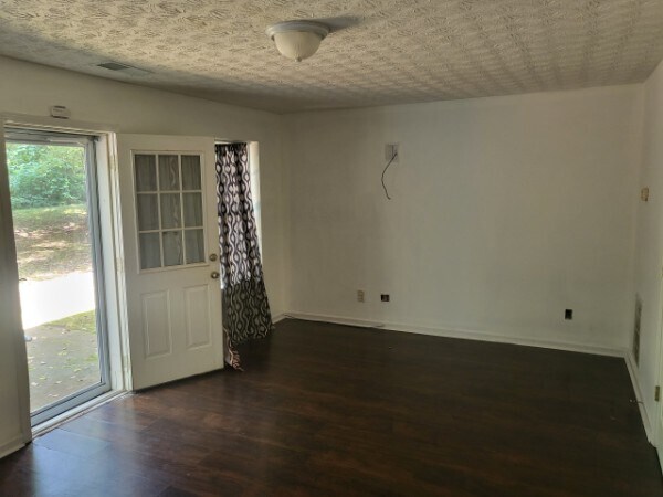 Foto del edificio - 5647 Strathmoor Manor Cir