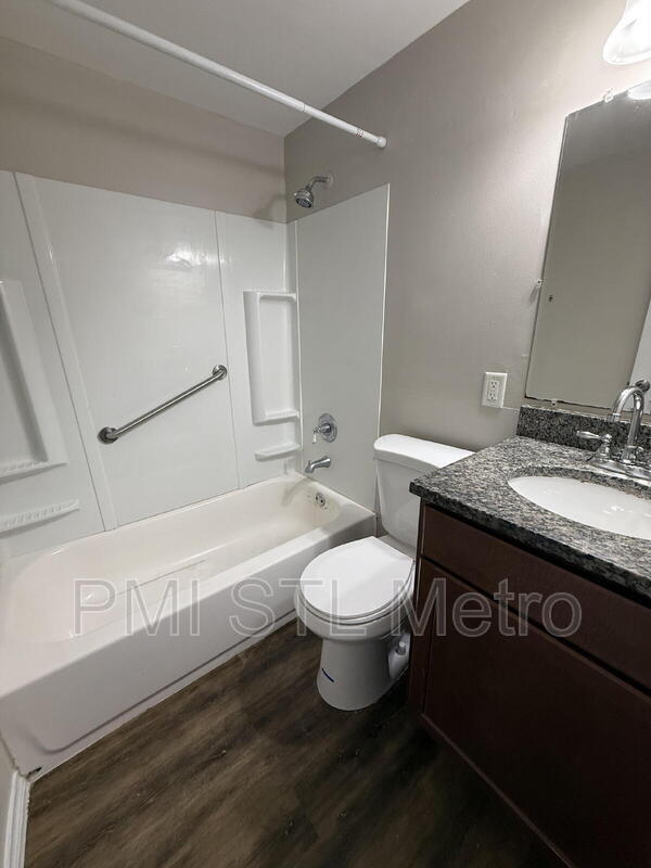 Foto del edificio - 5572 Clemens Ave