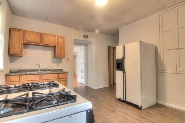 Building Photo - 4750A Tennessee